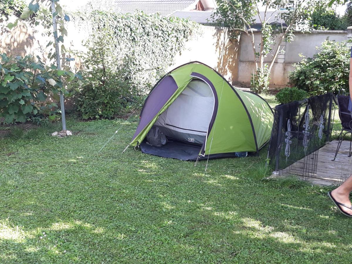 Camping Under The Walnut In Your Own Tent On A Shared Lot And Shared Bathroom Ljubljana Exteriör bild