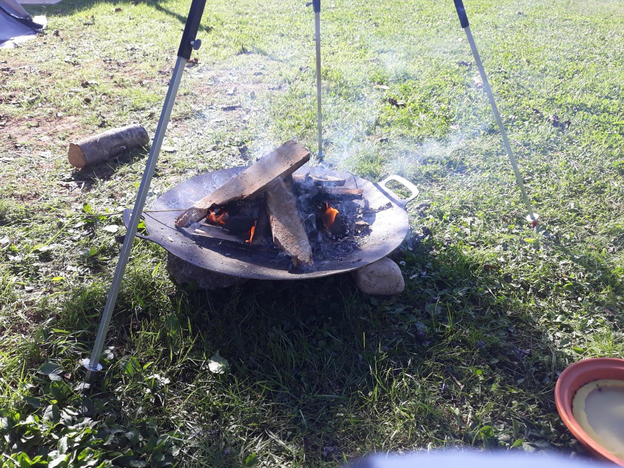 Camping Under The Walnut In Your Own Tent On A Shared Lot And Shared Bathroom Ljubljana Exteriör bild